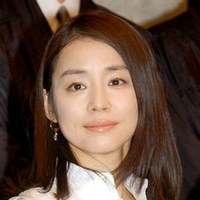 石田百合子